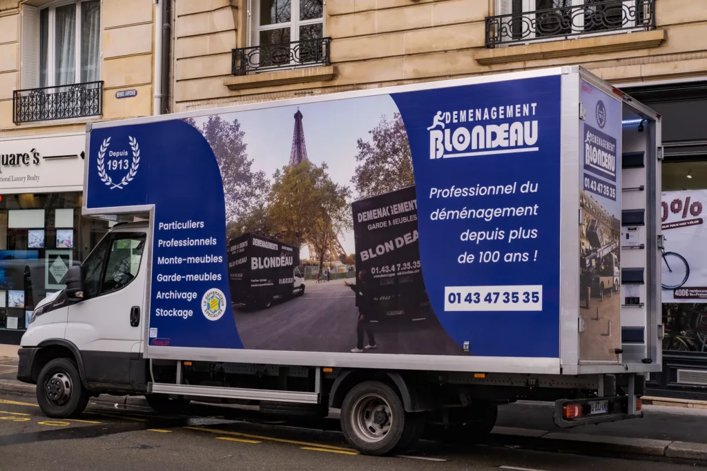 Déménagement d'entreprise ave un camion Blondeau