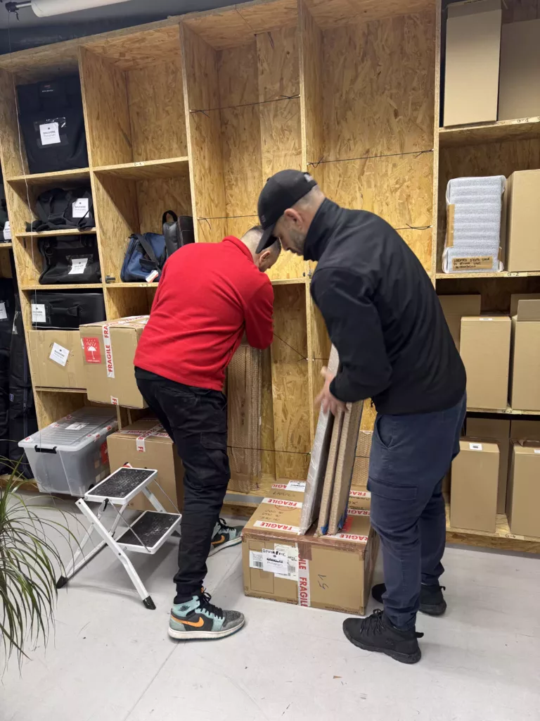 Réunion entre équipes de déménagement Blondeau et responsables d’entreprise pour planifier les étapes d’un projet